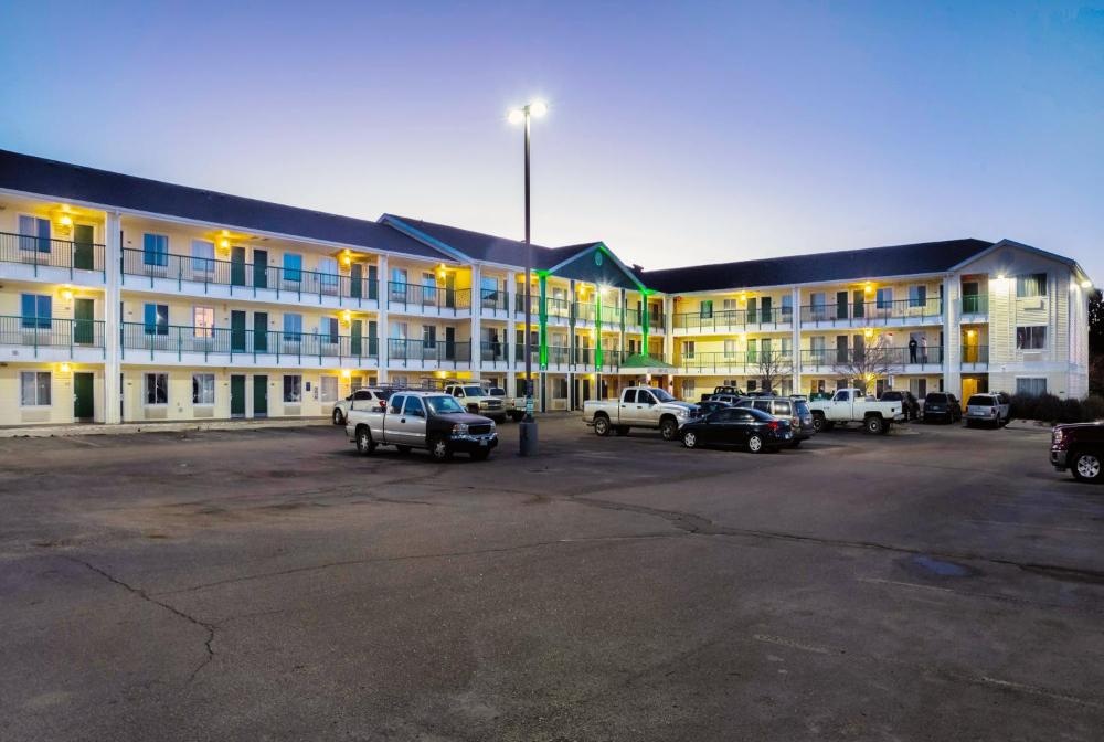 HomeTowne Studios Colorado Springs - Airport